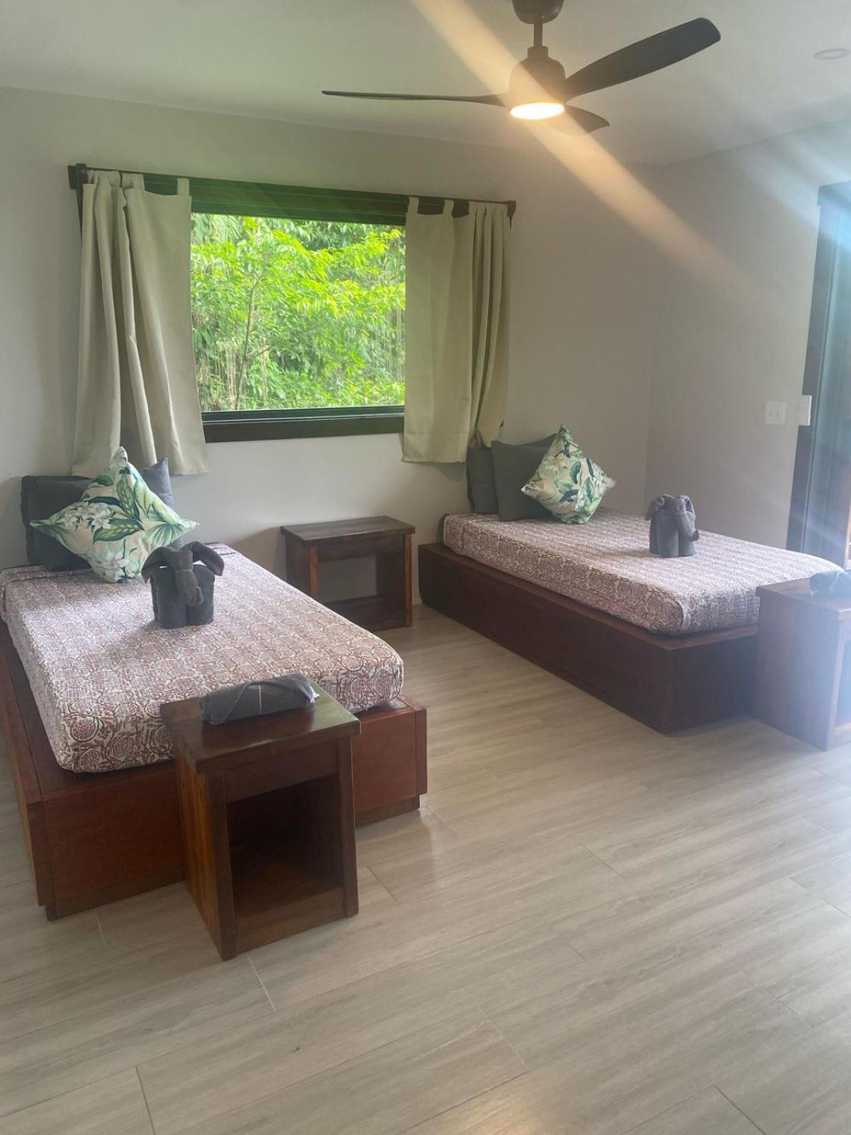 Roam Yoga & Wellness Lodge Бокас Екстер'єр фото